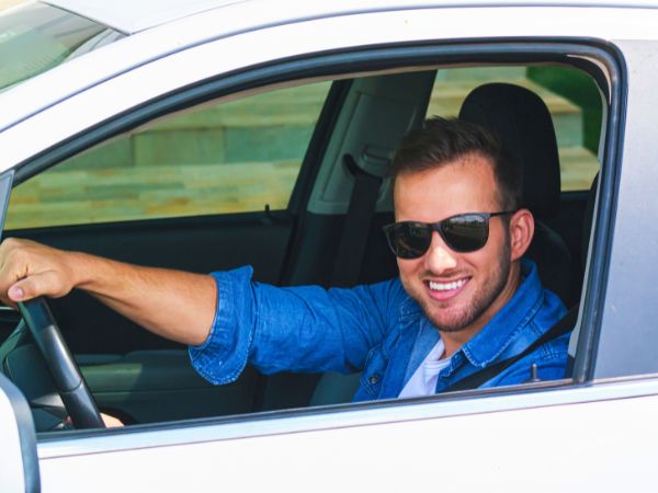 A Guide to Driving Laws in Oman