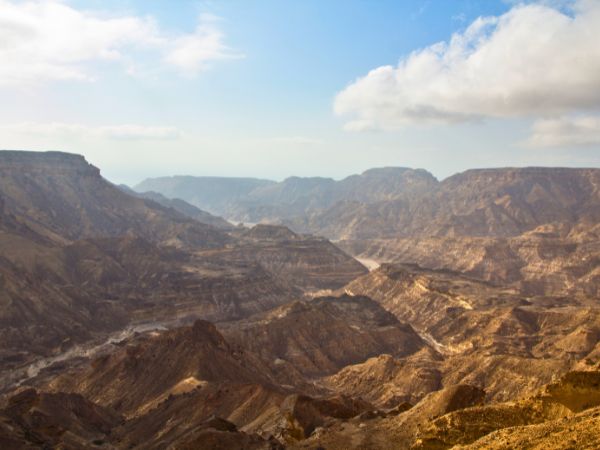 A Guide to Driving from Salalah to Dhofar Mountains